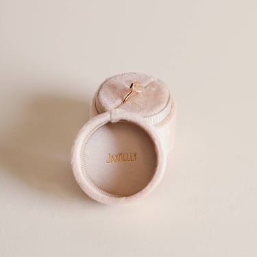 JaxKelly - Velvet Jewelry Box - Circle - Cream: Cream