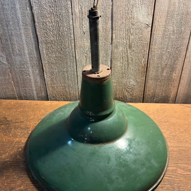 Vintage Green Enamel Barn Light 15.925 x 14.5