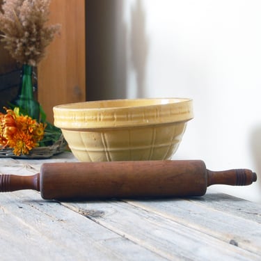 Vintage wood rolling pin / vintage rolling pin with wood handles / rustic farmhouse kitchen decor / vintage baking tools / retro kitchen 