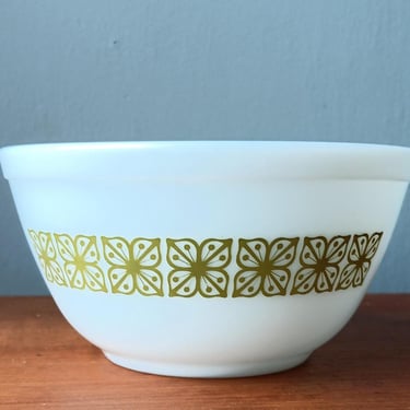 Pyrex Verde Square 402 Mixing Bowl 1.5 Quart 