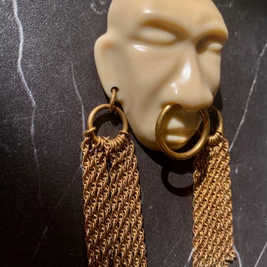 RARE >> Joseff Hollywood - 1938 Headhunter Brooch- Ivory Colored Bakelite - Brass Chain Link Earrings & Nose Ring 