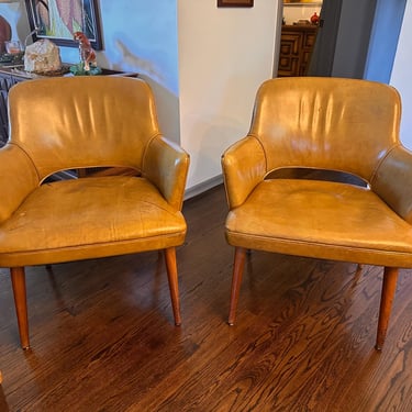 Pair of Mid Century Gunlocke Lounge Chairs 