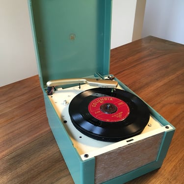 1950s Voice of Music Record Player, 4 Speed, Nicely Working Tri-O-Speed 