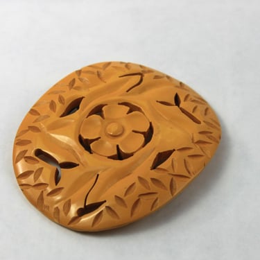 Bakelite Dress Fur Scarf Clip Butterscotch Pierced Openwork Carved 