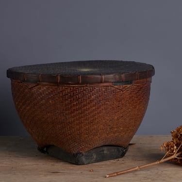 Large Woven Rattan Storage Basket from Lombok with a Wooden Base with a Lid