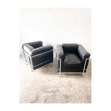 Le Corbusier LC2 Chairs Black Leather 