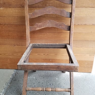 Vintage Style Wooden Folding Chair