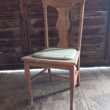 Lovely Vintage Wood Chair with upholstered cushion base 18