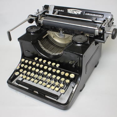 Restored Typewriter Triumph, Germany, 1915 / Vintage Typewriter / Art Deco/ Black Colour 