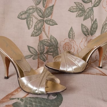 1950s Shoes - Size 8 N - Bombshell 50s High Heel Springolator Mules in Metallic Gold Leather with Stiletto Heels 