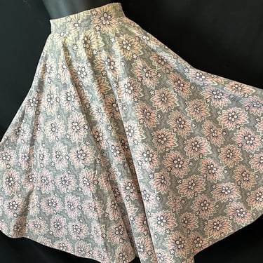 vintage floral circle skirt 1950s pink flower print full flare XS 