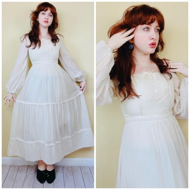 1970s Vintage Cream Cotton Sweet Prairie Dress / 70s / Seventies Romantic Lace Ribbon Dress / Size Small - Medium 