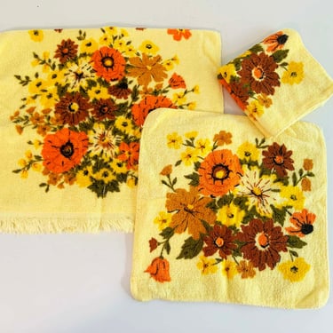 Vintage Cannon Bath Towel Cotton Yellow Orange Brown Floral Flower Fri