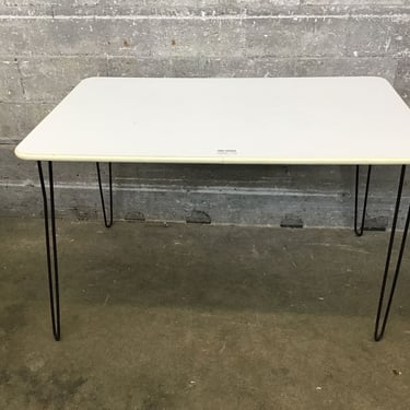 Hairpin & Melamine Dining Table (Seattle)