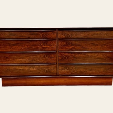 Danish Modern rosewood dresser c. 1980 