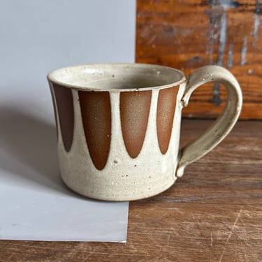Mug Warm White and Brown Geometric Pattern 