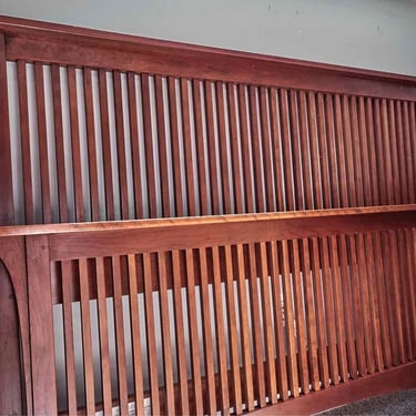 Stickley Queen Mission Cherry Spindle Bed in Bristol Finish