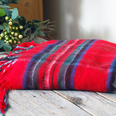 Vintage wool & cotton plaid blanket with fringe / red plaid blanket / cozy cottage cabin throw / stadium blanket / Winter blanket 