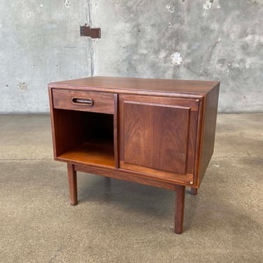 Mid Century Walnut Nightstand By Jack Cartwright For Founders