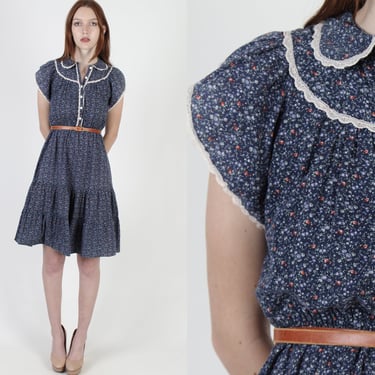 Vintage 70s Navy Calico Floral Dress / Womens Porch Style Button Up Dress / Simple Country Garden Tiered Mini Dress 