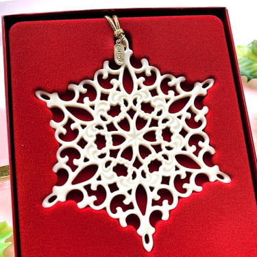 VINTAGE: 2001 - Lenox Annual Snow Fantasy Ivory Snowflake Ornament with Red Box - Lenox China 