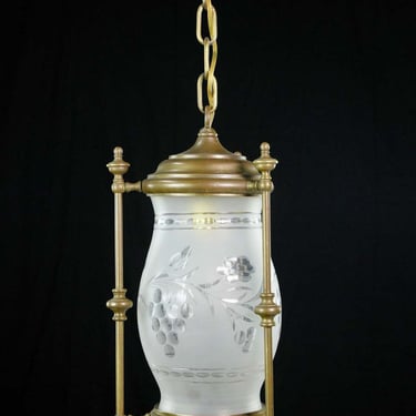 Colonial Frosted Etched Grapes Glass Brass Hanging Lantern