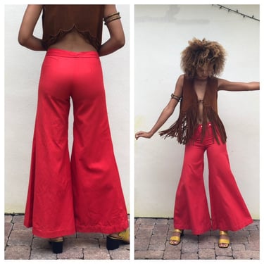 70s FREDERICKS OF HOLLYWOOD bell bottoms 26 / vintage 1970s red poly knit  bells flares pants 6-8