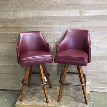 Swivel Faux Leather Bar Stools (Tacoma)