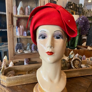 1960s mr john red felt hat, structured bow, vintage millinery, oversized beret, cloche style, rhinestone trim, statement hat, 22 