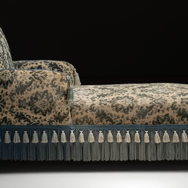 Chaise Lounge in Jacquard Fabric