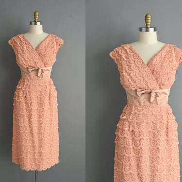 Vintage 1950s Peach Pink Lace Wiggle Dress | Medium 