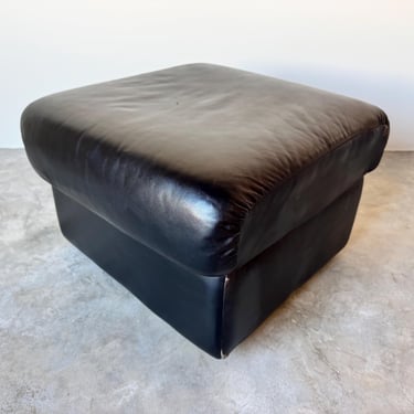 Vintage Italian Postmodern Black Leather Ottoman by Natuzzi 