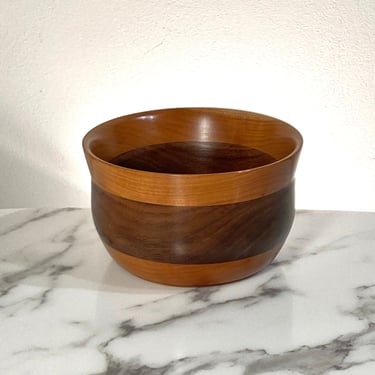 Hand made and signed wood bowl in cherry wood, walnut and mother of pearl inlay 