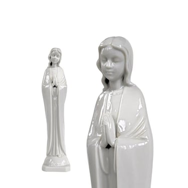 Vintage Virgin Mary Figurine, Ceramic Blessed Mother Statue, 9 inch Praying Mary Statuette 