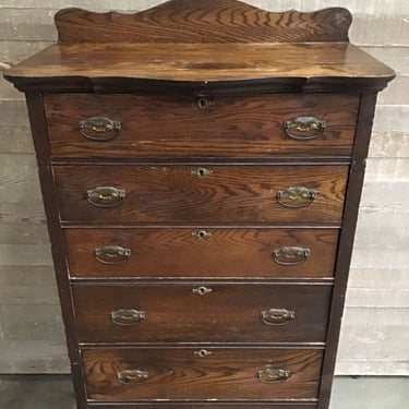 Vintage Oak Dresser (Tacoma)