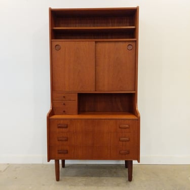 Vintage Danish Mid Century Modern Teak Cabinet / Sideboard / Dresser 