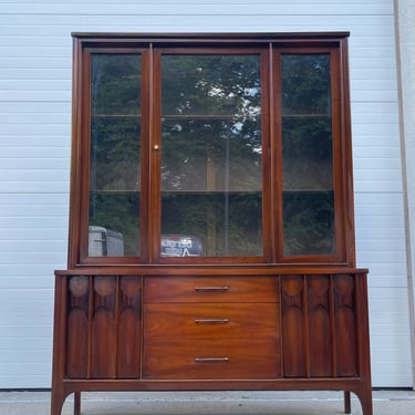 Kent Coffey Perspecta series one piece China cabinet 