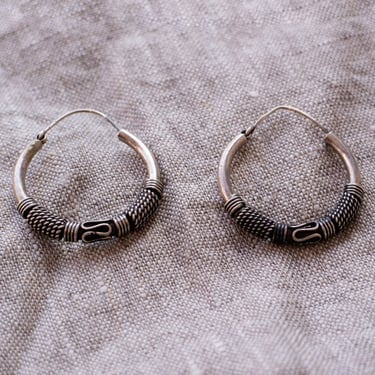 EH119 coiled silver hoops