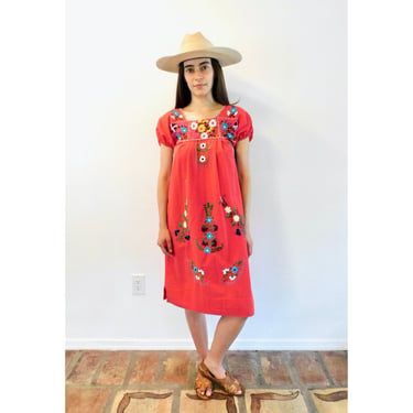Mexican Dress // vintage sun Mexican hand embroidered floral 70s boho hippie cotton hippy red midi // S Small 