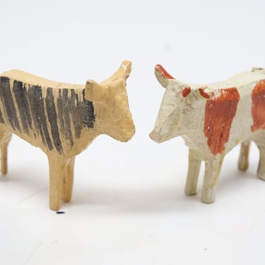 2 Antique Small German Wooden Cows, Vintage Hand Carved Hand Painted Toy for Christmas Putz or Nativity 
