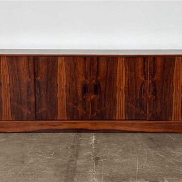 SIDEBOARD 938