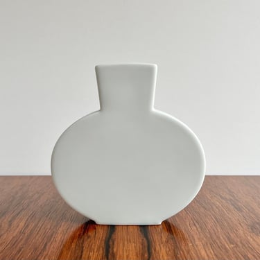 Post-Modern Minimalist Rosenthal Studio Line White Porcelain Vase by Rosamunde Nairac, 1986 