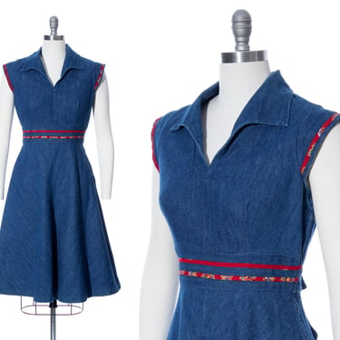 Vintage 1970s Dress | 70s Denim Blue Cotton Calico Floral Trim Tie Waist Fit and Flare Day Dress (small/medium) 