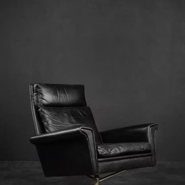 Rare Minimalist Vintage Mid-Century Danish Modern Black Leather Swivel Armchair by Georg Thams, 1960s 