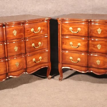 Pair High Quality Walnut French Louis XV Style Commodes Dressers, Circa 1960
