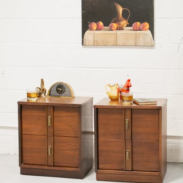 Style House Pair Nightstands