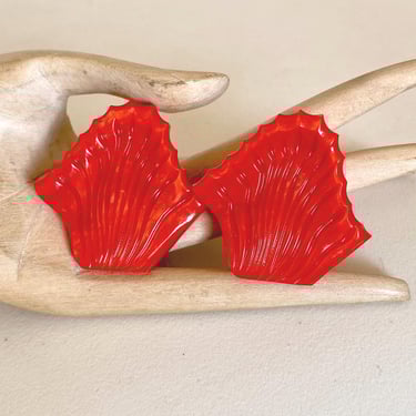 Art Deco Vintage 1930s Pair of Red Lucite Shell shape Geometric dress clips modernist jewellery art deco brooches by BakeliteBa