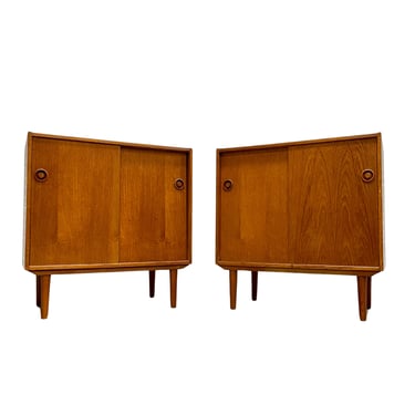 DANISH Mid Century Modern Teak Jr. CREDENZA / STORAGE Cabinet, circa 1960's 