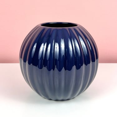Haeger Ribbed Ball Vase - Blue 