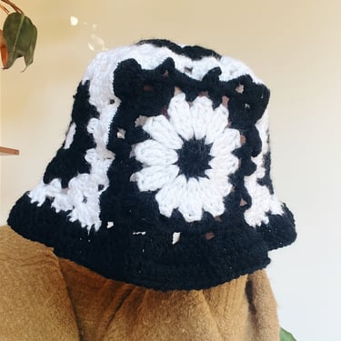 Bev Made Crochet Bucket hat/ black and white